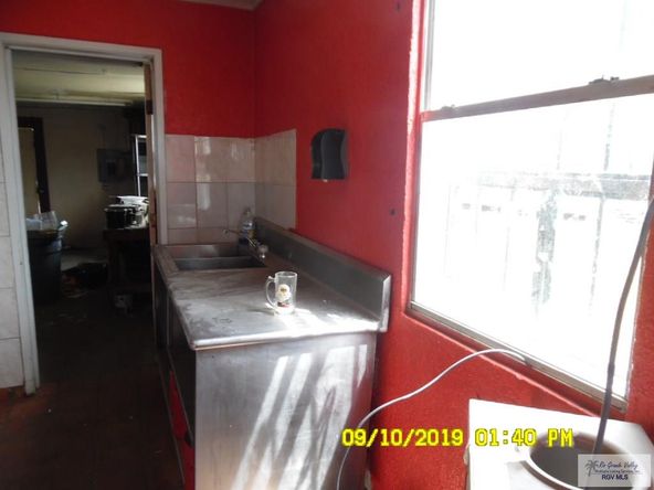 928 N 7th St, Raymondville, TX 78580